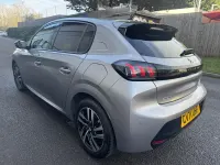 Używany Peugeot 208 Allure 75 KM (55 kW) 2021 Szary Hatchback