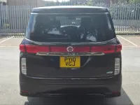 Usado Nissan Elgrand 2021 Marrón Monovolumen