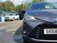 Used Toyota Yaris 100 HP (73 kW) 2018 Grey Hatchback