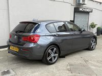 Usado BMW 118 Sport Line 2016 Cinzento Citadino