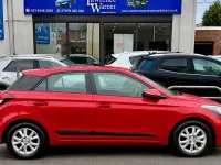 Used Hyundai i20 SE 82 HP (60 kW) 2017 Red Hatchback