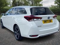 used Toyota Auris Hybrid 