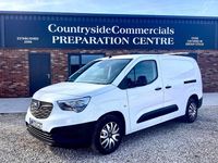 Second-hand Vauxhall Combo 100 CP (73 kW) 2022 Alb Monovolum