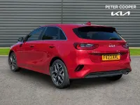 Usado Kia Ceed 158 HP (116 kW) 2023 Vermelho Citadino