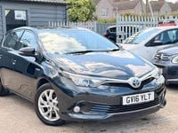 Used Toyota Auris Hybrid Business Edition 136 HP (100 kW) 2016 Hatchback