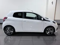 Usado Peugeot 108 Allure 82 CV (60 kW) 2016 Blanco Utilitario