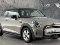 Usado Mini Cooper Classic 136 HP (100 kW) 2022 Cinzento Citadino