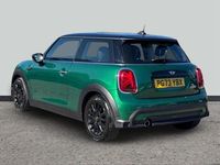 Usado Mini Cooper Classic 134 HP (98 kW) 2023 Verde Citadino