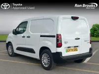 Used Toyota Proace 50 kW (68 HP) 2024 White MPV