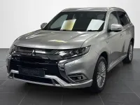 Używany Mitsubishi Outlander P-HEV 2019 Srebrny SUV
