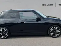 Used Mini Cooper SE Hatch 158 kW (215 HP) 2024 Black Hatchback