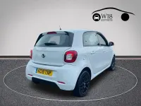 Used Smart ForFour 71 HP (52 kW) 2019 White Hatchback