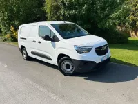 Begagnad Vauxhall Combo 100 HK (73 kW) 2021 Vit Minibuss