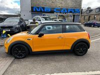 Usado Mini Cooper Hatch 136 CV (100 kW) 2015 Naranja Utilitario