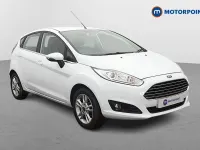 Used Ford Fiesta Zetec 82 HP (60 kW) 2017 White Hatchback