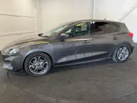 Begagnad Ford Focus ST-Line 125 HK (91 kW) 2021 Grå Halvkombi