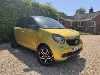 Used Smart ForFour Prime 90 HP (66 kW) 2015 Yellow Hatchback