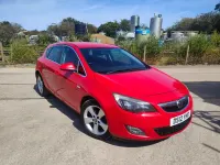 Used Vauxhall Astra SRi 165 HP (121 kW) 2012 Red Hatchback