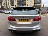 Begagnad BMW 225 M Sport 2018 Silver Halvkombi