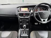 Begagnad Volvo V40 R-Design 122 HK (89 kW) 2019 Halvkombi