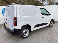Begagnad Fiat Doblò 2023 Vit Minibuss