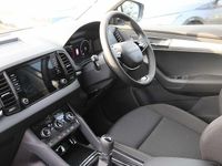 New Skoda Karoq SE 85 HP (62 kW) 2025 Moon white metallic SUV