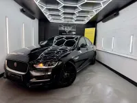 Usado Jaguar XE R-Sport 180 HP (132 kW) 2016 Preto Sedan