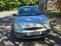 Usado Ford Focus Zetec 2004 Prateado Citadino