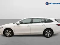 Used VW Passat Life 204 HP (150 kW) 2025 White Estate
