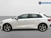 Begagnad Audi A3 S-Line 2024 Vit Halvkombi