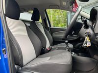 Usado Toyota Yaris 2017 Azul Citadino