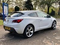 Used Vauxhall Astra GTC SRi 2012 White Hatchback