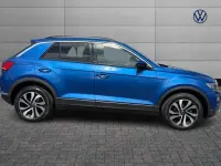 Usado VW T-Roc Active 110 HP (80 kW) 2021 Azul SUV