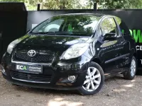 Używany Toyota Yaris 2011 Czarny Hatchback