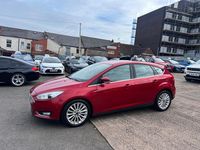 Usado Ford Focus Titanium X 125 CV (91 kW) 2017 Rojo Utilitario