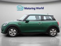 Begagnad Mini Cooper Classic 136 HK (100 kW) 2022 Grön Halvkombi