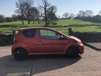 Begagnad Toyota Aygo 68 HK (50 kW) 2012 Orange Halvkombi