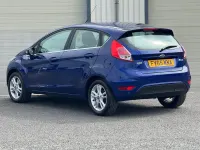 Używany Ford Fiesta Zetec 2015 Niebieski Hatchback