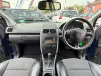 Begagnad Mercedes A180 Avantgarde 2012 Blå Halvkombi