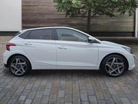 New Hyundai i20 Premium 100 HP (73 kW) 2025 White Hatchback