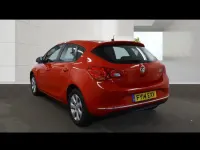 Used Vauxhall Astra Design Edition 115 HP (84 kW) 2014 Red Hatchback