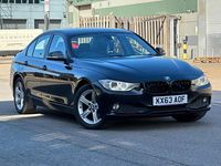Begagnad BMW 318 2013 Svart Sedan
