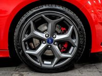 Used Ford Focus ST 250 HP (183 kW) 2016 Red Hatchback