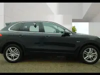 Used Porsche Cayenne 380 HP (279 kW) 2016 Black SUV