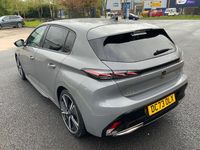 Usado Peugeot 308 GT 129 HP (94 kW) 2024 Cinzento Citadino
