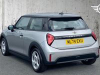 Używany Mini Cooper Hatch 154 KM (113 kW) 2024 Srebrny Hatchback