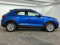 Używany VW T-Roc Life 150 KM (110 kW) 2023 Niebieski SUV