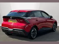 Begagnad MG MG4 EV SE 125 kW (170 HK) 2022 Röd Halvkombi