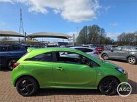 Used Vauxhall Corsa Edition 115 HP (84 kW) 2015 Lime pearlescent green Hatchback