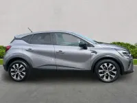 Begagnad Renault Captur Evolution 145 HK (106 kW) 2023 Grå SUV